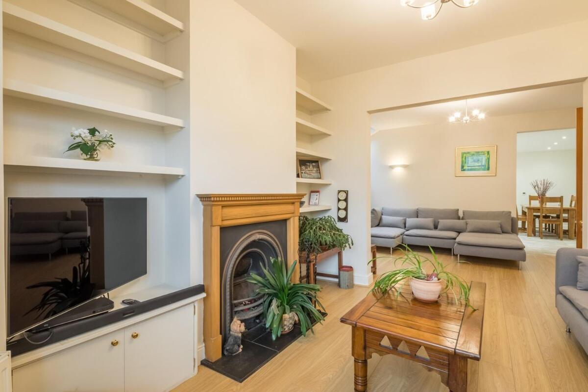 Large 4 Bedroom Home With Garden And Free Parking Кембридж Экстерьер фото
